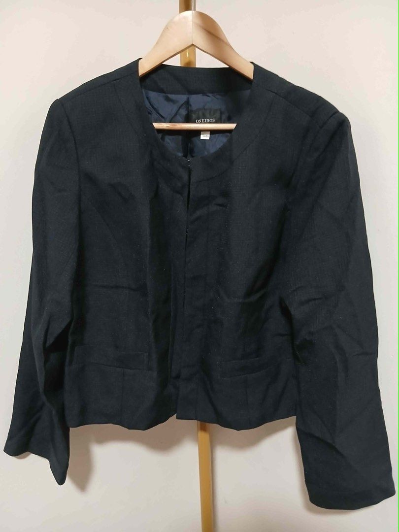 Textured Blazer (Category: Coats, Jackets and Outerwear) located in Mexico. Submitted by studioleraph (Listing ID 1465988286, Image 1). Description: Measurements: Shoulder: 16 Chest: 19 Length: 21 Arm Hole: 16 🛍️ Perfect for your personal wardrobe 🫶 👗 The actual item being sold is the original garment shown in the product photos. Small differences in fit, drape, color, texture, or details may occur. 💌 Condition: • Preloved; Please wash the it