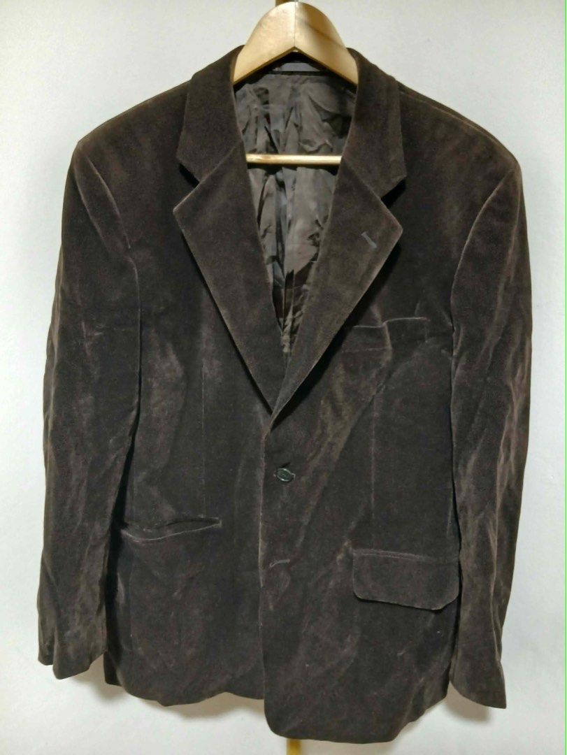 Textured Shiny Brown Gray Blazer (Category: Coats, Jackets and Outerwear) located in Mexico. Submitted by studioleraph (Listing ID 1466050978, Image 1). Description: Measurements: Shoulder: 17 Chest: 20 Length: 29 Arm Hole: 17 🛍️ Perfect for your personal wardrobe 🫶 👗 The actual item being sold is the original garment shown in the product photos. Small differences in fit, drape, color, texture, or details may occur. 💌 Condition: • Preloved; P