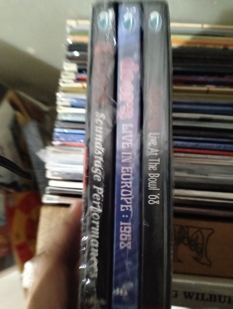 The doors live boxset deluxe dvd (Category: CDs & DVDs) located in Manila. Submitted by ramonrobin.cruz (Listing ID 1466035615, Image 3). Description: The doors live boxset deluxe dvd.