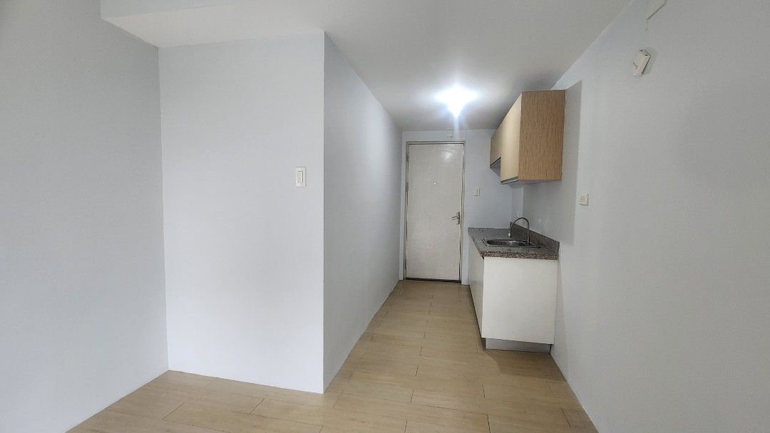 1 Bedroom Condo for rent | The Hive (Category: Apartments & Condos) located in Taytay. Submitted by maverick1421 (Listing ID 1465977110, Image 1). Description: Title: 📍 | 1 Bed Room Condo Unit for Rent Price: ₱22,000 / month Slightly negotiable Key Details: * Unit Type: 1 Bedroom * Floor Area: 36.24 sqm * Condition: Bare (Ready for your own furniture and styling) * Floor Level: 5th Floor * Pet Friendly: Yes 🐾 Utilities: Water Electricity (Kload