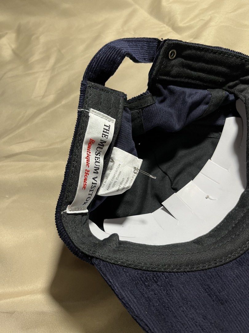 THE MUSEUM VISITOR CORDS (Category: Caps & Hats) located in Quezon City. Submitted by headline. (Listing ID 1466109483, Image 3). Description: THE MUSEUM VISITOR CORDS SNAPBACK EXCELLENT CONDITION FOR ONLY:750php +SHIPPING FEE.