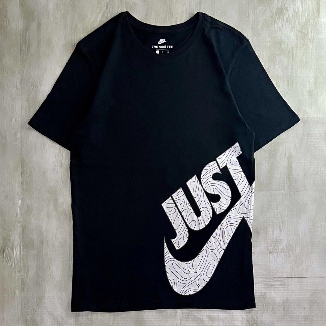THE NIKE TEE (Category: Tshirts & Polo Shirts ) located in Manila. Submitted by rosejulieeen (Listing ID 1466141366, Image 1). Description: 🎱NIKE - JUST DO IT •Size: Small •Dimes: W19 - L27 •No issue -Good as new 📍Location: Baesa, Quezon City ⚠️ 𝐏𝐥𝐞𝐚𝐬𝐞 𝐝𝐨 𝐧𝐨𝐭 𝐨𝐫𝐝𝐞𝐫 𝐢𝐟 𝐲𝐨𝐮 𝐜𝐚𝐧𝐧𝐨𝐭 𝐩𝐚𝐲 𝐨𝐧 𝐭𝐢𝐦𝐞 ⚠️ 𝐏𝐚𝐲𝐦𝐞𝐧𝐭 𝟏𝐬𝐭. 𝐍𝐎 𝐂𝐎𝐃.