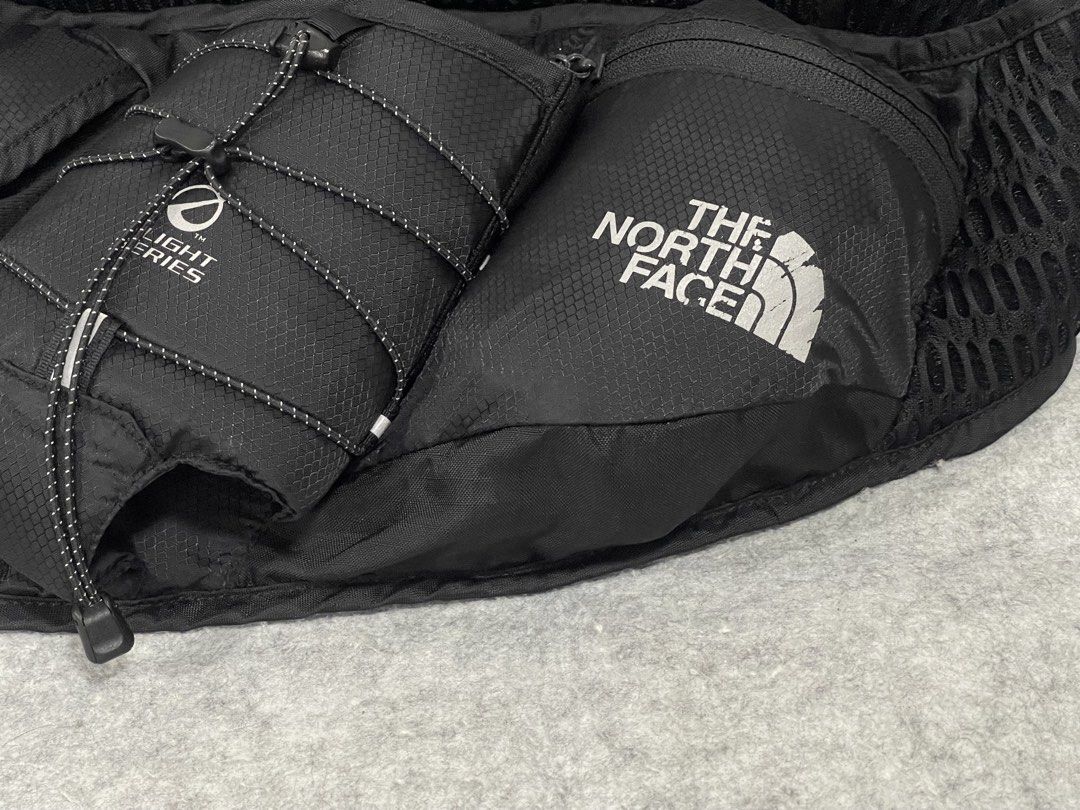 the north face (Category: Belt bags, Clutches and Pouches) located in Calamba. Submitted by thriftingoverload (Listing ID 1466087877, Image 2). Description: plus shipping fee nakatanggal lang print ng logo.