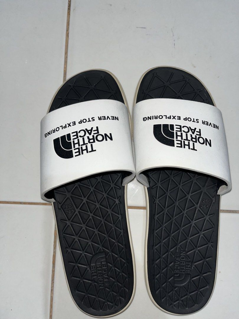 The north face slides (Category: Slippers & Slides) located in Cebu City. Submitted by thrift.sht (Listing ID 1466021170, Image 2). Description: The nort face slides Good condition Size:8-9US.