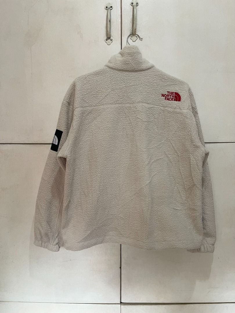 AUTHENTIC THE NORTH FACE STEEP FLEECE JACKET (Category: Coats, Jackets and Outerwear) located in Manila. Submitted by ako.si.lemmor (Listing ID 1466002166, Image 2). Description: This item is legit but thrifted, manage your expectation. Dimes: 22X26 (L) Color rate: 9.5/10 Issue: Needs wash only Ship at your own cost or pickup Mandaluyong..
