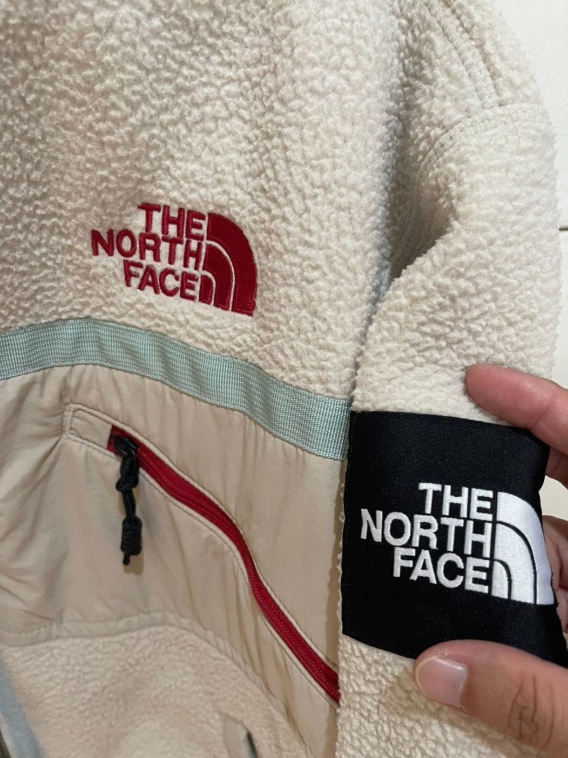 AUTHENTIC THE NORTH FACE STEEP FLEECE JACKET (Category: Coats, Jackets and Outerwear) located in Manila. Submitted by ako.si.lemmor (Listing ID 1466002166, Image 3). Description: This item is legit but thrifted, manage your expectation. Dimes: 22X26 (L) Color rate: 9.5/10 Issue: Needs wash only Ship at your own cost or pickup Mandaluyong..