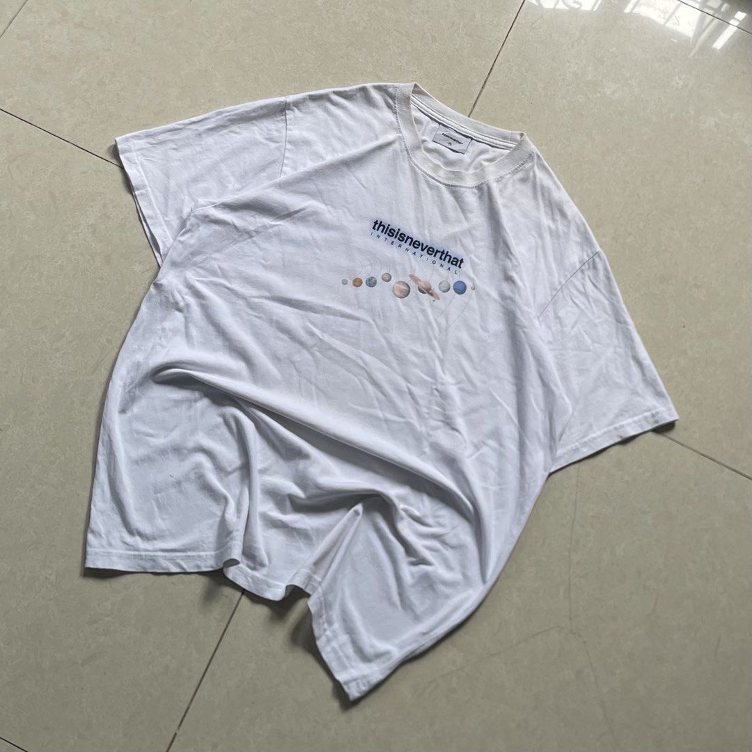 THISISNEVERTHAT PLANETARY TEE (Category: Activewear) located in Liloan. Submitted by retro_ken_finds (Listing ID 1465966024, Image 3). Description: (THISISNEVERTHAT) 📐𝐌𝐞𝐚𝐬𝐮𝐫𝐞𝐦𝐞𝐧𝐭 ( 𝒊𝒏 inches ) ᴡɪᴅᴛʜ: 22 | ʟᴇɴɢᴛʜ: 29 • ᴄᴏɴᴅɪᴛɪᴏɴ: 9/10 • ᴄᴏʟᴏʀ ʀᴀᴛᴇ: 9/10 _______________________________ 🅼🅸🅽🅴: 500.