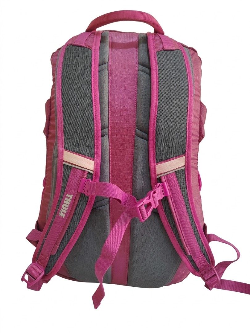 THULE ENROUTE (Category: Laptop Bags & Sleeves) located in Taguig. Submitted by jaybee0822 (Listing ID 1465963924, Image 2). Description: THULE ENROUTE BLUR HOT PINK 26L LAPTOP SIZE FIT UPTO 16" ALMOST BRAND NEW .