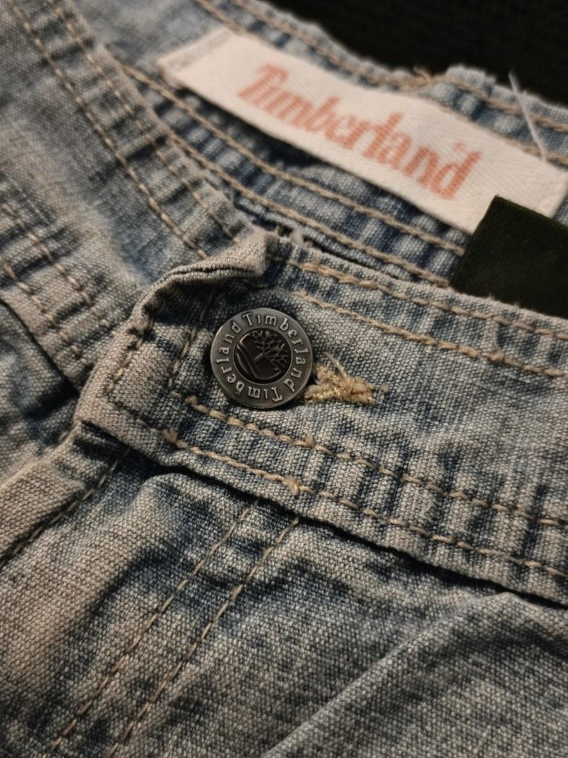 TIMBERLAND CARPENTER JORTS (Category: Shorts) located in San Fernando. Submitted by gaboo_asncn (Listing ID 1466142143, Image 3). Description: - TIMBERLAND CARPENTER JORTS - Size: W-36/L-24/T-14/-12 - Conditon: Good - Color Rate: 8.5/10 - Issue: Minimal Fade.