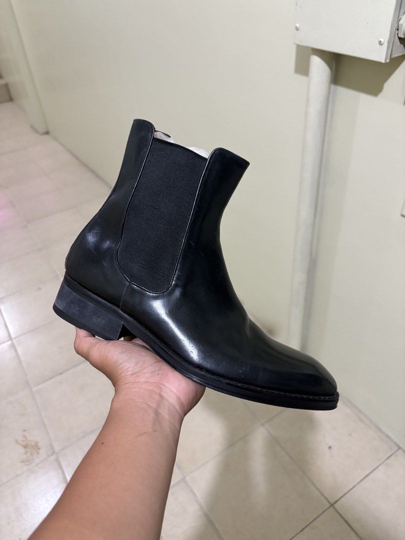 Tomas Club Chelsea boots (Category: Boots) located in Cagayan de Oro. Submitted by _kai.thrift (Listing ID 1466097613, Image 1). Description: .