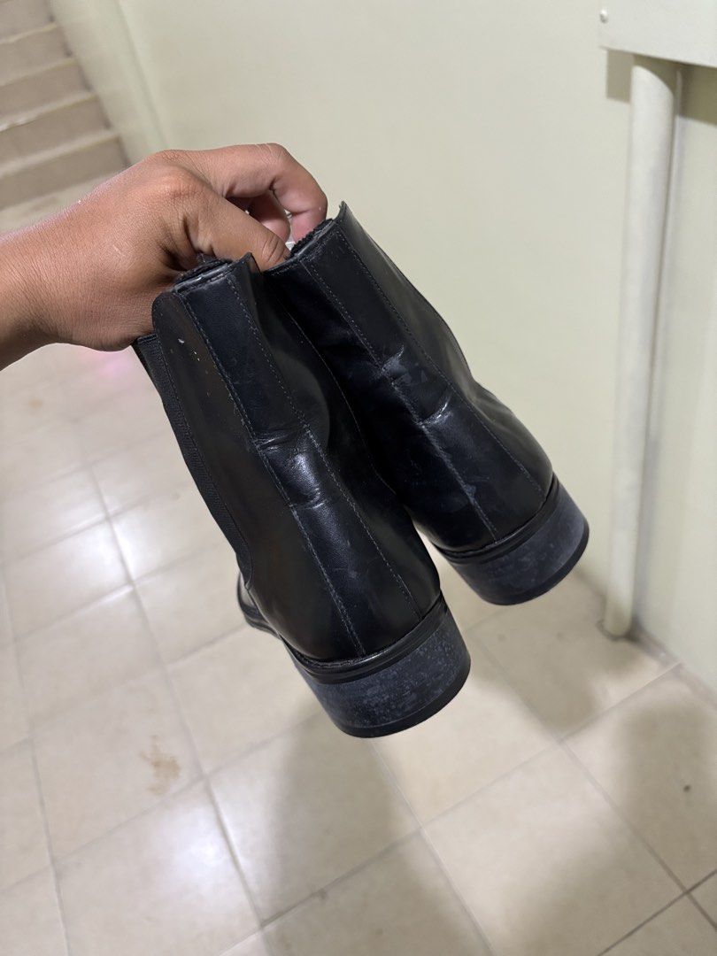 Tomas Club Chelsea boots (Category: Boots) located in Cagayan de Oro. Submitted by _kai.thrift (Listing ID 1466097613, Image 3). Description: .