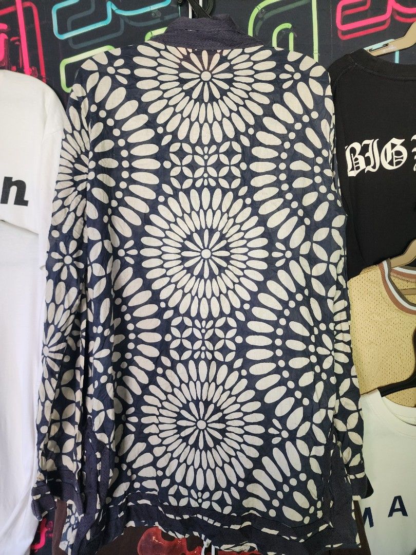 Tory Burch casual tops (Category: Dresses) located in Real. Submitted by raphy2019 (Listing ID 1466019583, Image 2). Description: .