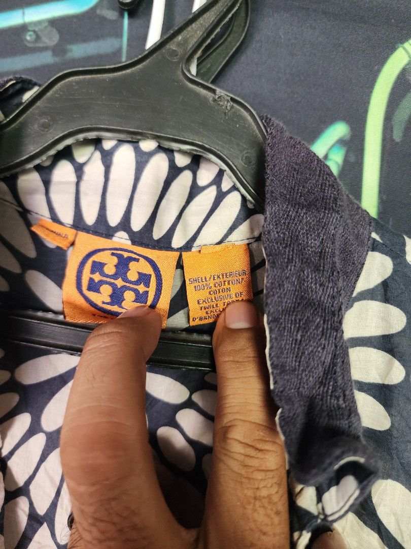 Tory Burch casual tops (Category: Dresses) located in Real. Submitted by raphy2019 (Listing ID 1466019583, Image 3). Description: .