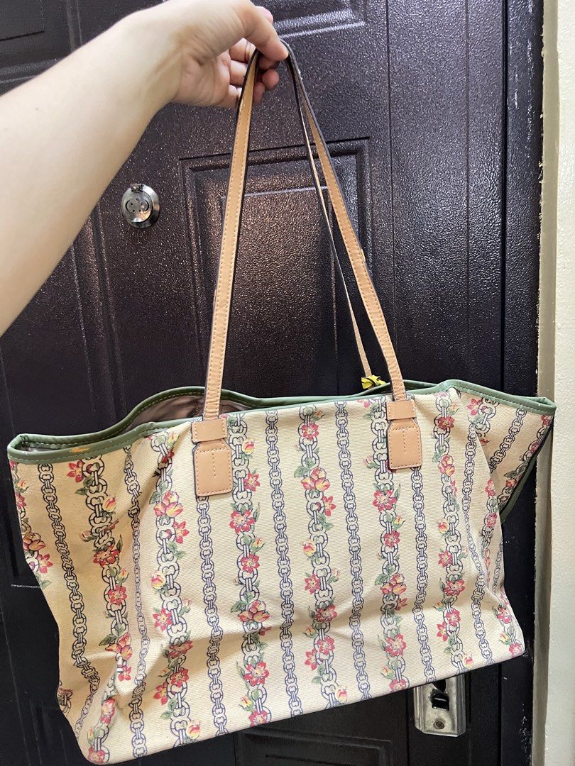 Tory Burch Tote Project Bag (Category: Tote Bags) located in Manila. Submitted by colineb (Listing ID 1466002463, Image 3). Description: Project bag.
