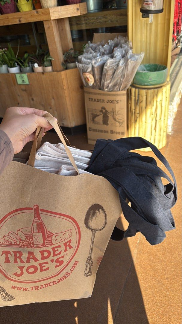 trader joe's classic tote bag (large) (Category: Tote Bags) located in Manila. Submitted by user001489 (Listing ID 1466155432, Image 2). Description: • Fresh from the US. • Paranaque.