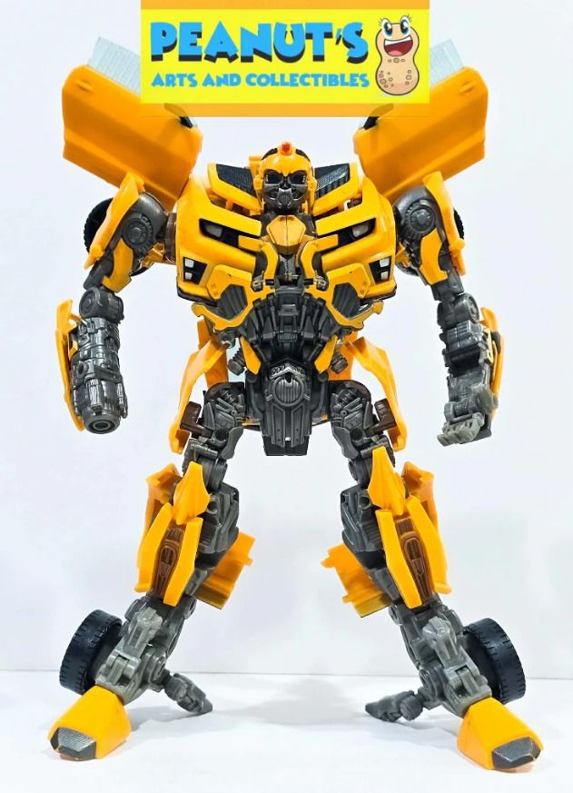 Transformers Dark of the Moon Leader Class BUMBLEBEE (Category: Figurines & Statues) located in Manila. Submitted by memorylanestore (Listing ID 1466028863, Image 2). Description: NOTE: Please learn how to READ and UNDERSTAND the product description carefully and "Be a Responsible Buyer". *Item is in very good condition. Weapon's Lights and Sounds effect all working. *Comes everything as posted on the photos. What you see is - What you get. *Guar