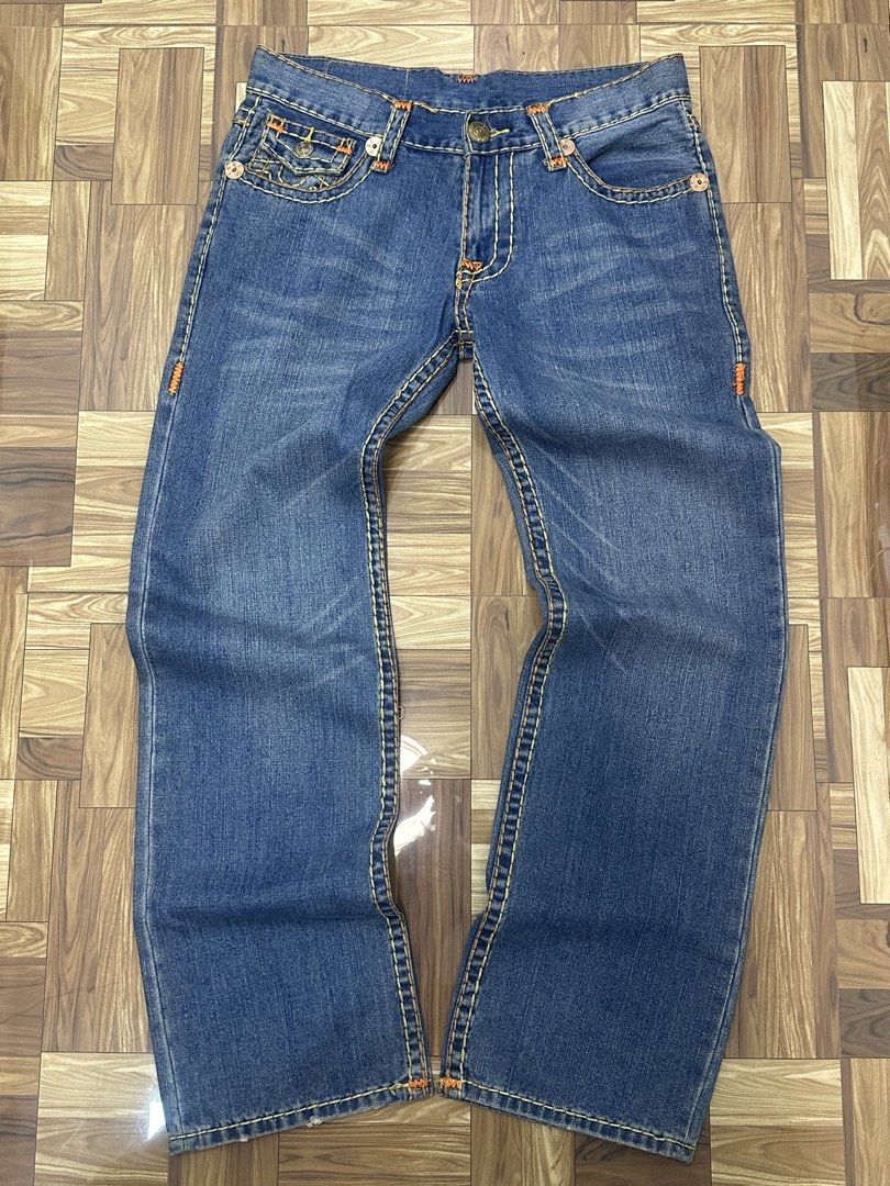 TRUE RELIGION (Category: Jeans) located in Manila. Submitted by aledobrian29085 (Listing ID 1465954971, Image 3). Description: Dimes Very Good Condition Color rate: Medium Wash Blue Waist: 34” Thigh: 12.5” Inseam: 31” Length: 42” Leg opening: 8” Note: No issue DM for details.