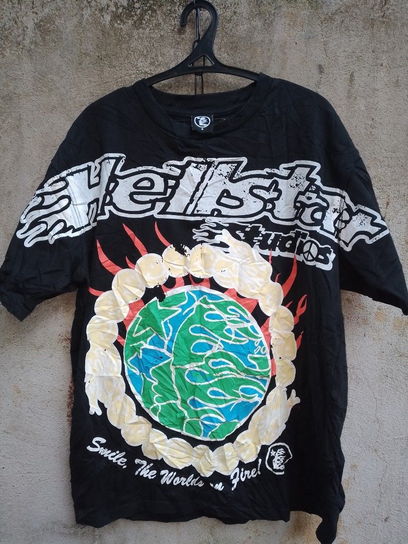T-shirt Hellstar (Category: Luxury Apparel) located in Aguinaldo. Submitted by johnpaulro63128 (Listing ID 1466138534, Image 3). Description: .