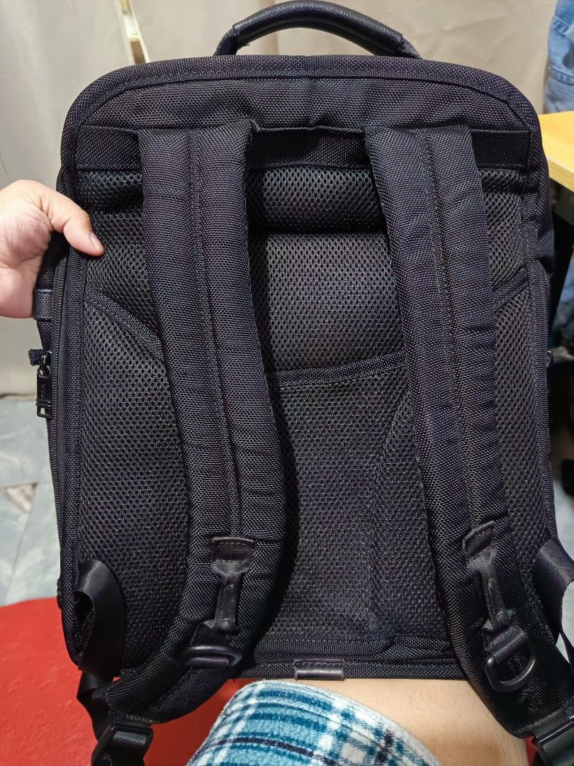 Tumi alpha 3 slim solutions backpack (Category: Luxury Bags & Wallets) located in Cebu City. Submitted by negotiableprice22 (Listing ID 1466100604, Image 2). Description: Tumi alpha 3 slim solutions backpack Height 15 inch Width 6 inch Length 12 inch missing 1 zipper puller Dm me if interested.