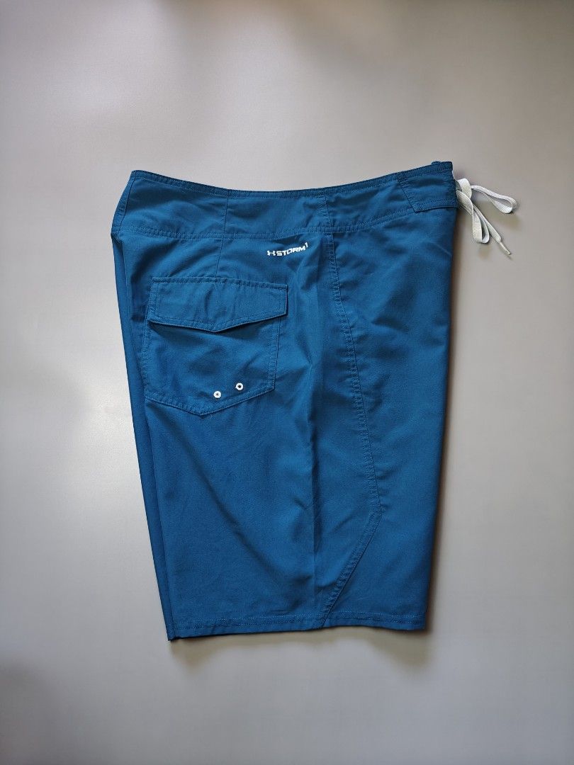 Under Armour (Category: Shorts) located in Alaminos. Submitted by paldonats (Listing ID 1465979731, Image 2). Description: ◾Size : 34 on tag ◾Dimes : W34", L20.5" ◾LIKENEW CONDITION! ◾WASHED W/ FABCON AND READY TO WEAR 🛒Price : + Shipping fee.