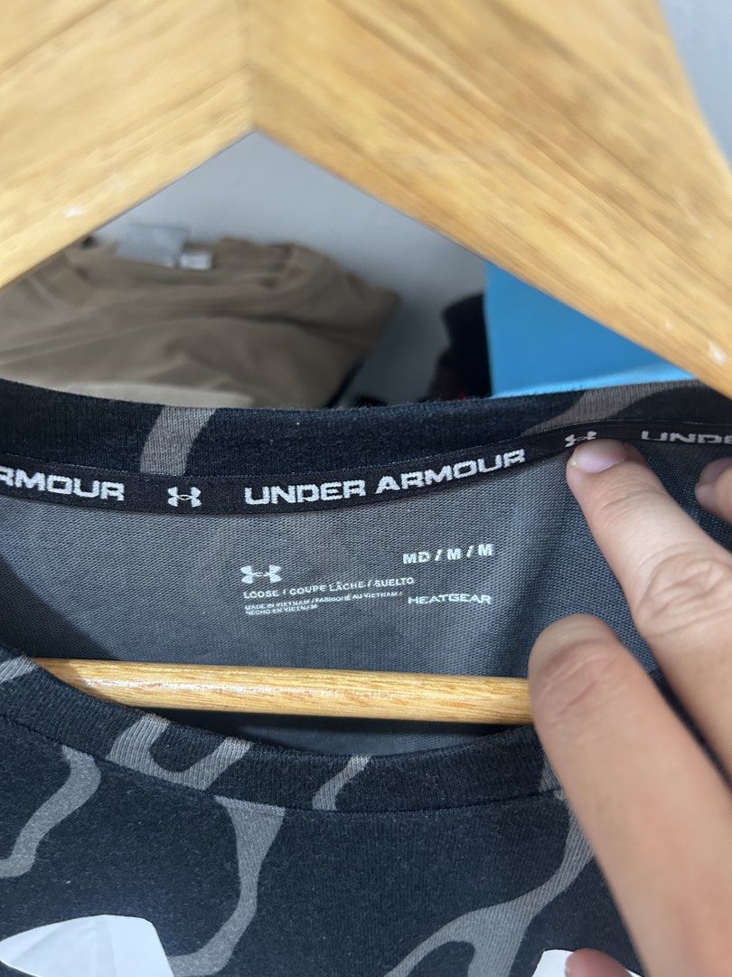 Under armour big logo shirt (Category: Tshirts & Polo Shirts ) located in Cavite. Submitted by arvinroderos (Listing ID 1466017739, Image 3). Description: Under armour shirt 20.5x27.5 excellent 450.