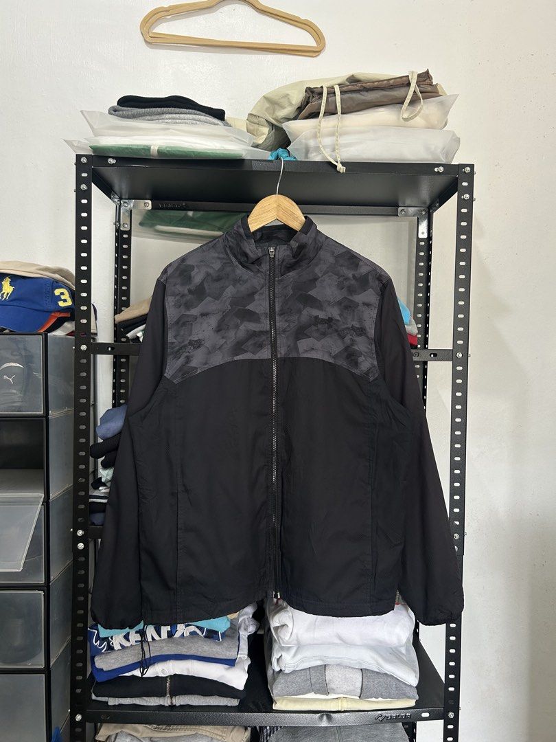 under armour light jacket (Category: Tshirts & Polo Shirts ) located in Cavite. Submitted by arvinroderos (Listing ID 1466018881, Image 1). Description: Under armour windbreaker 22x27 excellent minor paint stain 550.