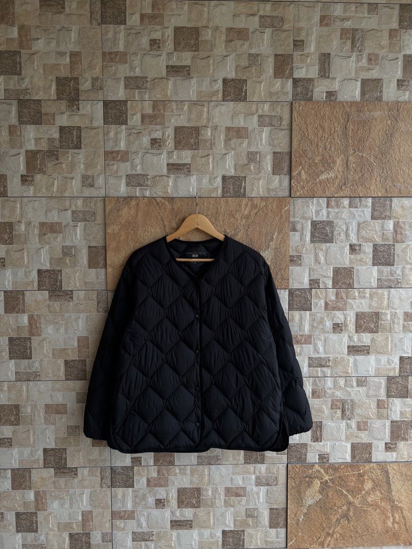 UNIQLO - ULTRA LIGHT DOWN DIAMOND QUILTED JACKET (Category: Coats, Jackets and Outerwear) located in Bacolod City. Submitted by timelessbyjosh (Listing ID 1466025827, Image 1). Description: BEST FOR COLD WEATER & COZY OUTFITS SIZE : XL ACTUAL COLOR : BLACK COLOR RATE : 10 OUT OF 10 CONDITION : NEAR NEW MATERIAL : 100 % NYLON MADE IN : CHINA FLAWS : NONE DIMENSIONS LENGTH - 26 WIDTH ( ARMPIT TO ARMPIT ) - 22. 5 SHOULDER TO SHOULDER - 21. 5 SLEEVE 