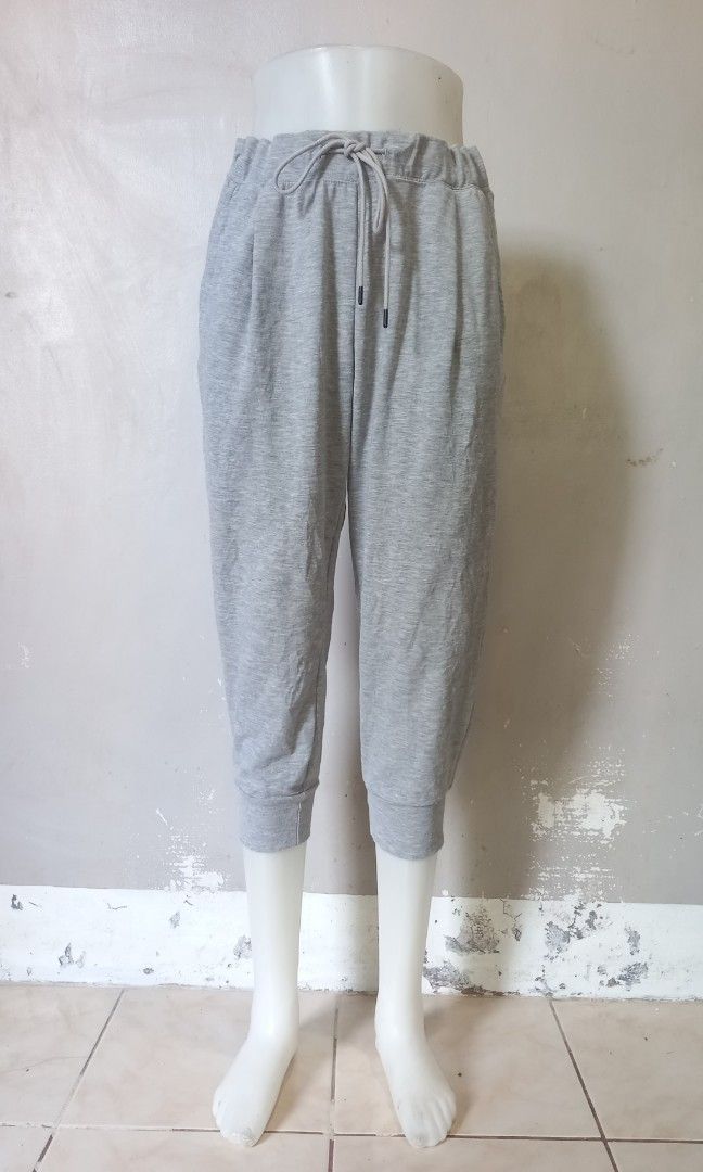 Uniqlo Airism (Category: Other Bottoms) located in Pozorrubio. Submitted by aaaliyahselections (Listing ID 1466004912, Image 1). Description: UNIQLO AIRISM Size M Color rate 10/10 400 + sf REMINDERS: 📌Very good condi. 📌Color may vary due to lighting 📌Click each photo for the DETAILS & PRICE ❌️No Return ❌️No Cancellation ❌️No Bogus 📍Payment First VIA G-CASH Location: Pozorrubio Pangasinan We ship NATIONWIDE🚚 Via J&T HAPPY OLSHOPPING😍.