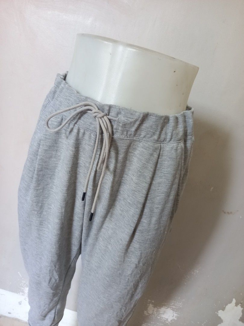 Uniqlo Airism (Category: Other Bottoms) located in Pozorrubio. Submitted by aaaliyahselections (Listing ID 1466004912, Image 2). Description: UNIQLO AIRISM Size M Color rate 10/10 400 + sf REMINDERS: 📌Very good condi. 📌Color may vary due to lighting 📌Click each photo for the DETAILS & PRICE ❌️No Return ❌️No Cancellation ❌️No Bogus 📍Payment First VIA G-CASH Location: Pozorrubio Pangasinan We ship NATIONWIDE🚚 Via J&T HAPPY OLSHOPPING😍.