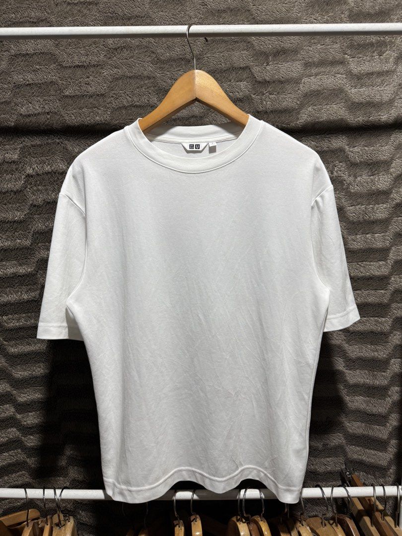 Uniqlo airism tee (Category: Tshirts & Polo Shirts ) located in Bulacan. Submitted by OG_Domsthrift (Listing ID 1466043027, Image 1). Description: Small on tag As new 21x26 No issue Color rate:10/10 .