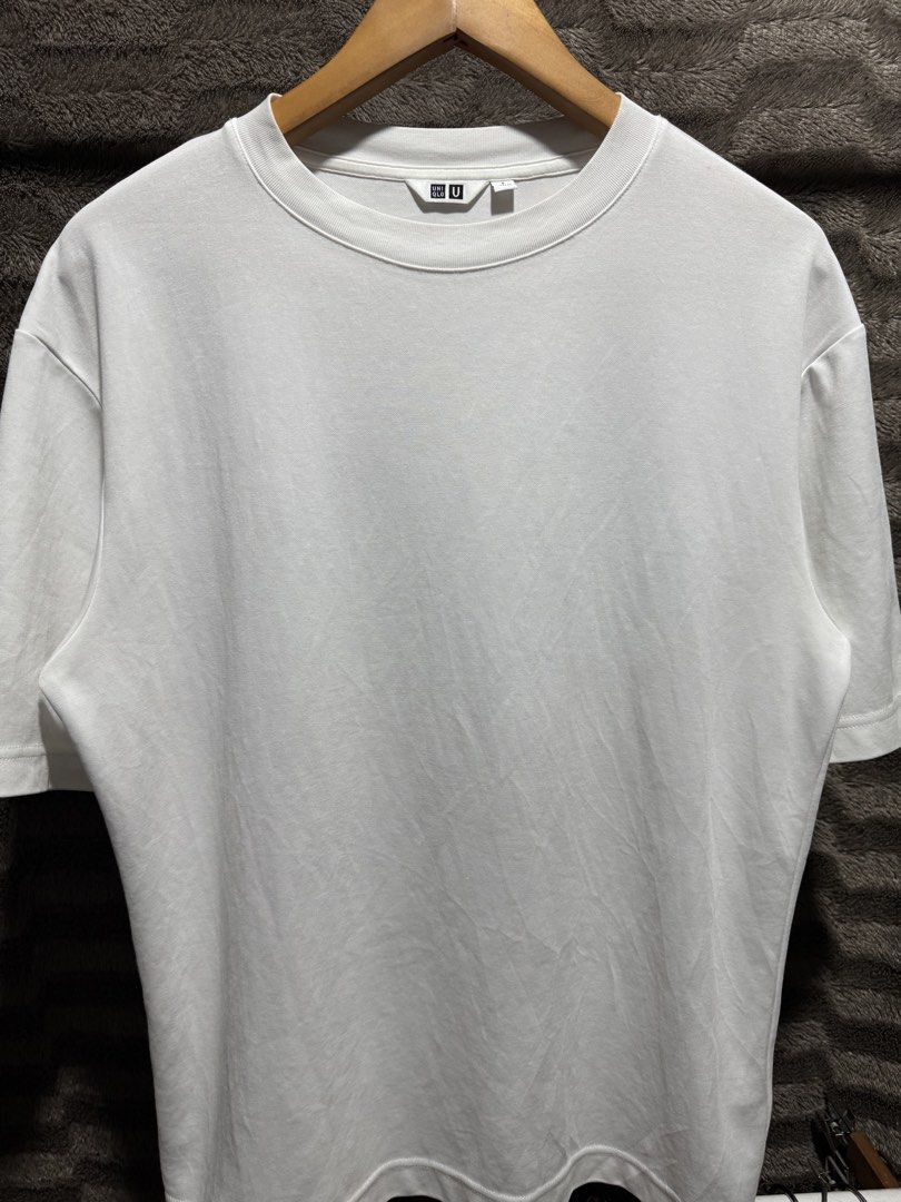 Uniqlo airism tee (Category: Tshirts & Polo Shirts ) located in Bulacan. Submitted by OG_Domsthrift (Listing ID 1466043027, Image 3). Description: Small on tag As new 21x26 No issue Color rate:10/10 .
