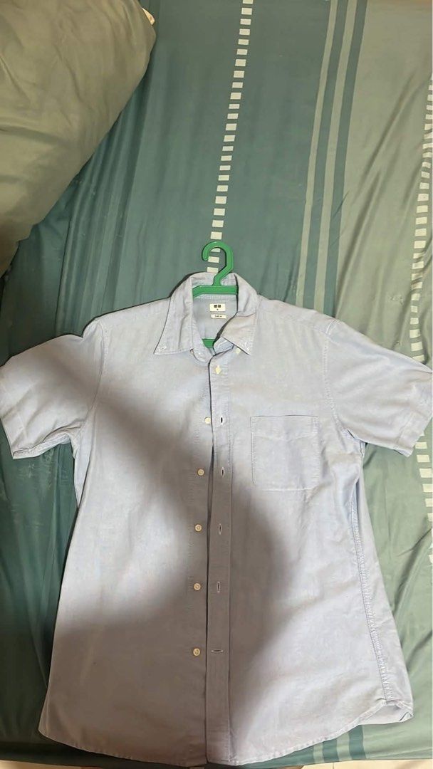 Uniqlo Blue Fitted Polo (Category: Tshirts & Polo Shirts ) located in Legazpi City. Submitted by gelo_tol (Listing ID 1466098452, Image 1). Description: FIRM PRICE of 500 rarely been used can ask for more pics js dm me can also vid call or meet up legazpi or daraga no issues, selling because di na sakin fit.