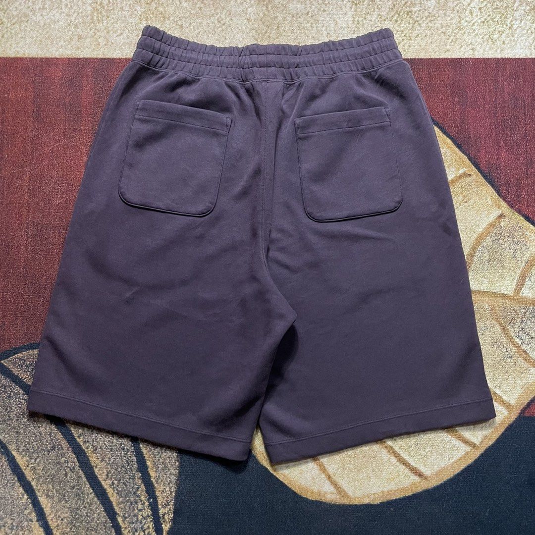 Uniqlo C Sweat Shorts Wine (Category: Shorts) located in Puerto Princesa. Submitted by jdthrifts (Listing ID 1465964238, Image 2). Description: Dimes: 30-34x23x13 Excellent condition No issue Color rate:10/10 900 only PM!.