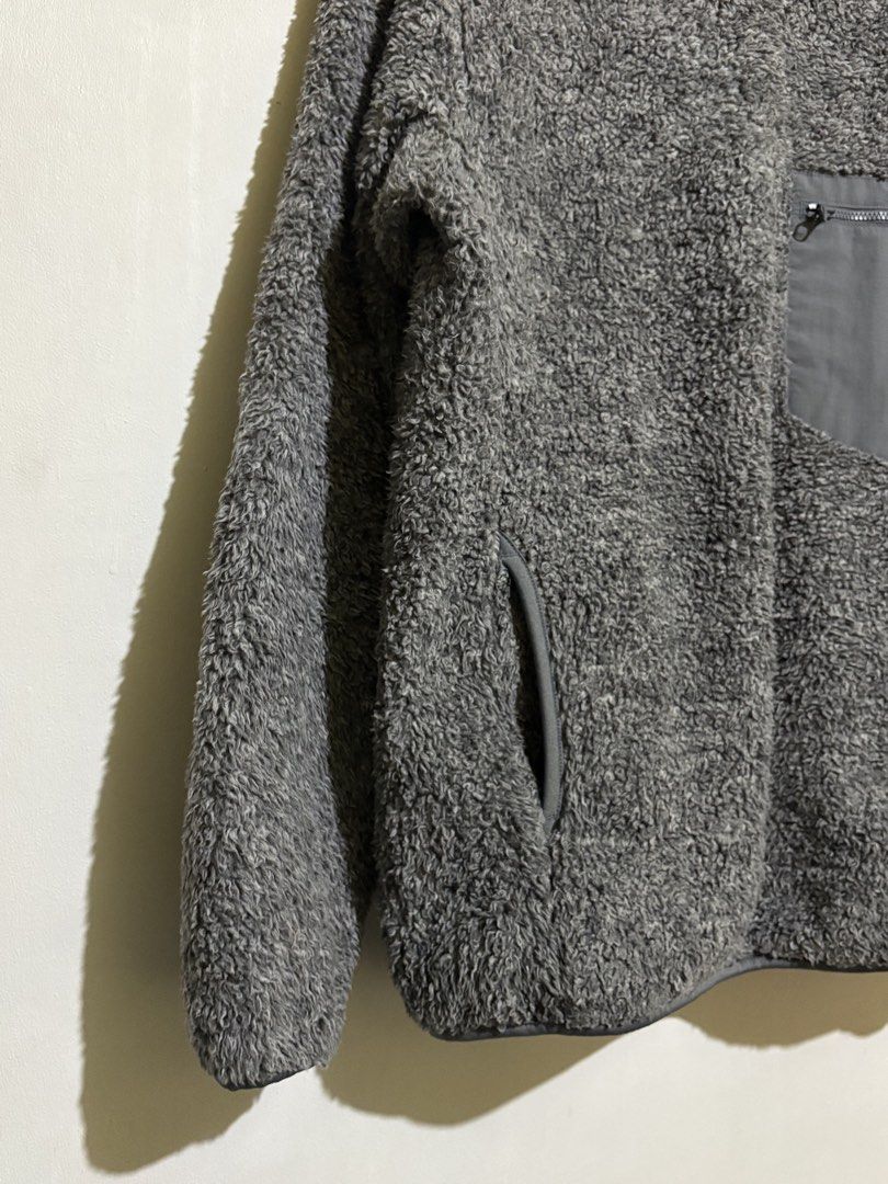Uniqlo Fluffy Yarn Fleece Pullover Sweater (Category: Coats, Jackets and Outerwear) located in Valenzuela. Submitted by k3ntrellgaulden (Listing ID 1466089782, Image 3). Description: Size Small-Medium 21x26 Excellent condition No issue Manila area Shipping thru Lalamove/JnT.