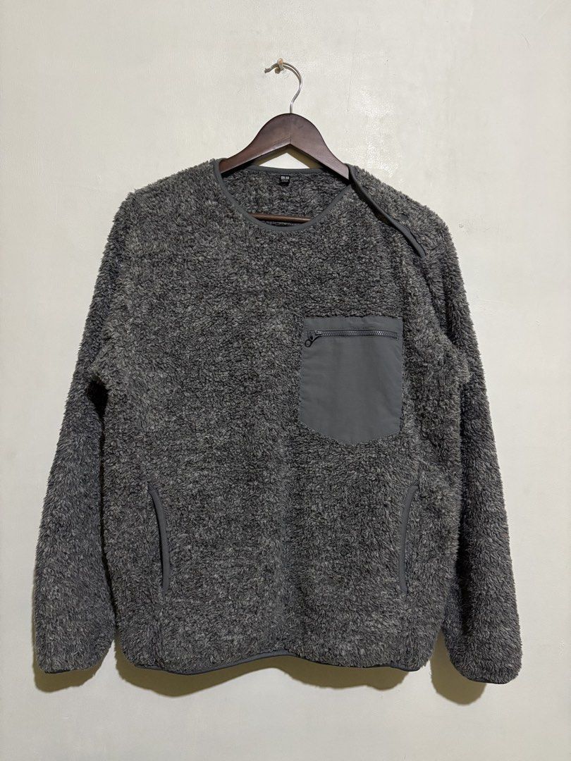 Uniqlo Fluffy Yarn Fleece Pullover Sweater (Category: Coats, Jackets and Outerwear) located in Valenzuela. Submitted by k3ntrellgaulden (Listing ID 1466089782, Image 1). Description: Size Small-Medium 21x26 Excellent condition No issue Manila area Shipping thru Lalamove/JnT.