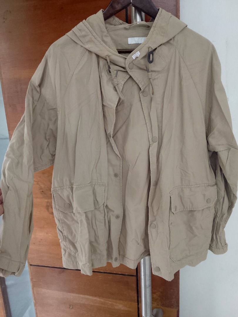 Uniqlo Jacket (Category: Coats, Jackets and Outerwear) located in Quezon City. Submitted by kema2191 (Listing ID 1466014264, Image 1). Description: .