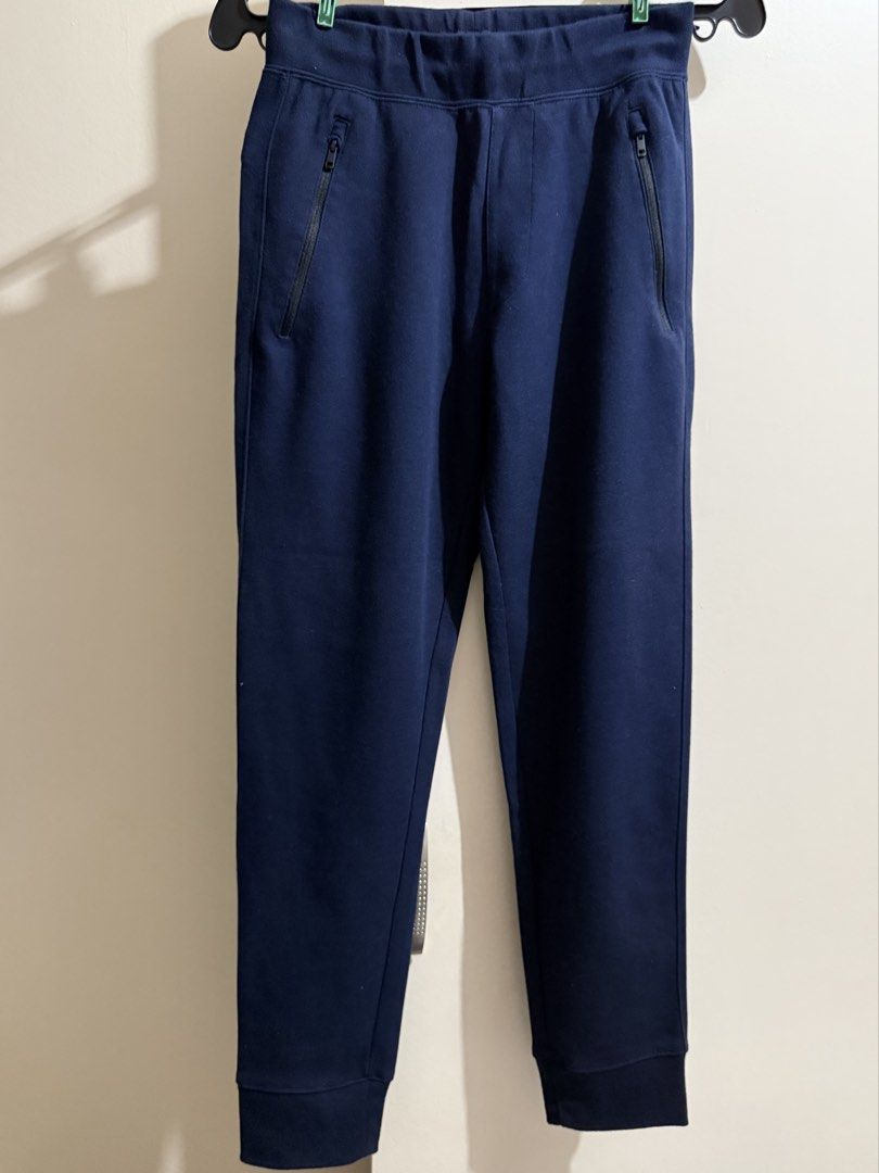 Uniqlo jogger pants (Category: Other Bottoms) located in Makati City. Submitted by prebykris (Listing ID 1466137773, Image 1). Description: Never been used RFS: no longer fits me; decluttering.
