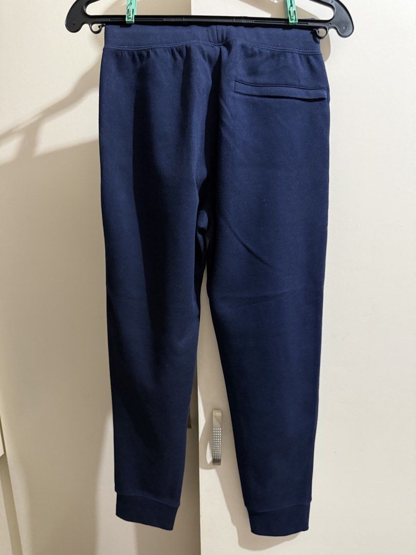 Uniqlo jogger pants (Category: Other Bottoms) located in Makati City. Submitted by prebykris (Listing ID 1466137773, Image 3). Description: Never been used RFS: no longer fits me; decluttering.