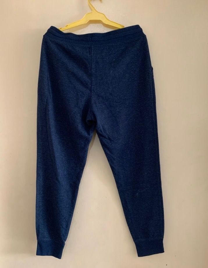 Uniqlo Jogger Womens (Category: Other Bottoms) located in Valenzuela. Submitted by clickandshoppreloved (Listing ID 1466013607, Image 2). Description: Uniqlo Jogger Womens Original, Onhand Large Size On Tag Waist : 31 Height: 36 Color : Blue (Excellent Condition, Good As New Used Once Only).