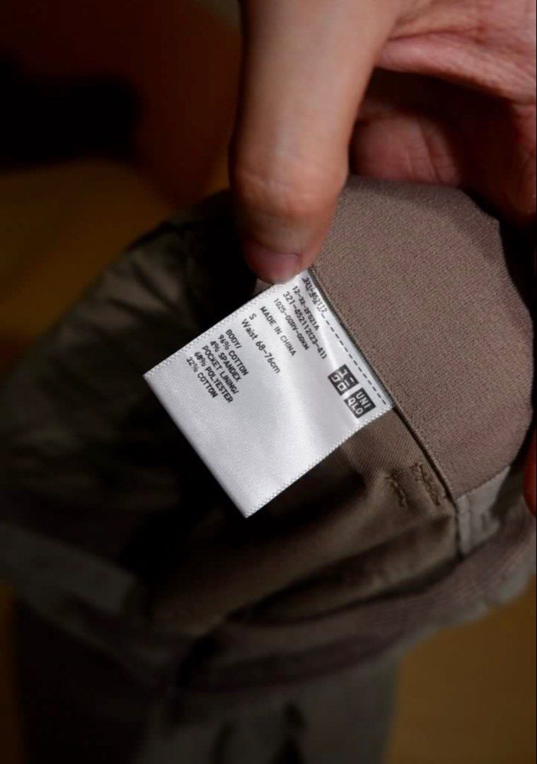 Uniqlo Khaki Pants Size S (Category: Trousers) located in Legazpi City. Submitted by gelo_tol (Listing ID 1466103612, Image 2). Description: FIRM PRICE of 500 rarely been used can ask for more pics js dm me can also vid call or meet up legazpi or daraga no issues, selling because di na sakin fit.