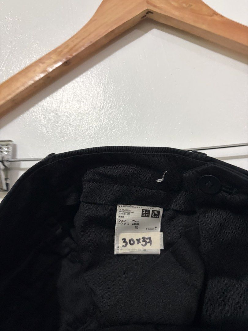 Uniqlo Men’s regular fit pants (Category: Trousers) located in Makati City. Submitted by go_thrifty (Listing ID 1466104565, Image 3). Description: Uniqlo Men’s regular fit pants 𝙎𝙞𝙯𝙚: 30, length 37 𝘾𝙤𝙣𝙙𝙞𝙩𝙞𝙤𝙣: Like new✨10/10 color rate 🏷️450 📍 𝙇𝙤𝙘𝙖𝙩𝙞𝙤𝙣: Quirino Province 🚛 𝘾𝙤𝙪𝙧𝙞𝙚𝙧: J&T Express / JRS Express 💳 𝙁𝙞𝙧𝙨𝙩 𝙩𝙤 𝙥𝙖𝙮, 𝙜𝙚𝙩𝙨 𝙩𝙝𝙚 𝙞𝙩𝙚𝙢 ⚠️ 𝙉𝙤 𝙍𝙚𝙩𝙪𝙧𝙣/𝙍𝙚𝙛𝙪𝙣𝙙 🚫 𝙉𝙊 𝙏𝙊 𝙄𝙍𝙍𝙀𝙎𝙋�