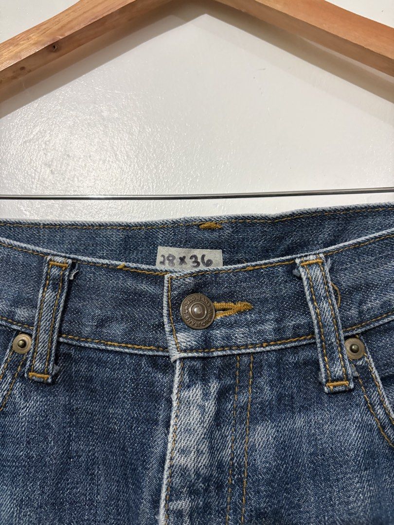 Uniqlo Mom Jeans (Category: Jeans) located in Makati City. Submitted by go_thrifty (Listing ID 1466103769, Image 3). Description: Uniqlo Hard denim mom jeans 𝙎𝙞𝙯𝙚: 28, length 36 𝘾𝙤𝙣𝙙𝙞𝙩𝙞𝙤𝙣: Like new✨ 🏷️380 📍 𝙇𝙤𝙘𝙖𝙩𝙞𝙤𝙣: Quirino Province 🚛 𝘾𝙤𝙪𝙧𝙞𝙚𝙧: J&T Express / JRS Express 💳 𝙁𝙞𝙧𝙨𝙩 𝙩𝙤 𝙥𝙖𝙮, 𝙜𝙚𝙩𝙨 𝙩𝙝𝙚 𝙞𝙩𝙚𝙢 ⚠️ 𝙉𝙤 𝙍𝙚𝙩𝙪𝙧𝙣/𝙍𝙚𝙛𝙪𝙣𝙙 🚫 𝙉𝙊 𝙏𝙊 𝙄𝙍𝙍𝙀𝙎𝙋𝙊𝙉𝙎𝙄𝘽𝙇𝙀 𝘽𝙐𝙔𝙀𝙍/ 𝙅𝙊𝙔 𝙈�