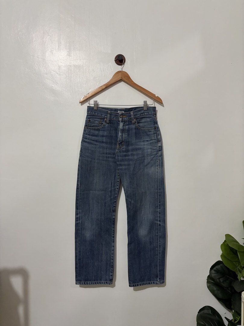 Uniqlo Mom Jeans (Category: Jeans) located in Makati City. Submitted by go_thrifty (Listing ID 1466103769, Image 2). Description: Uniqlo Hard denim mom jeans 𝙎𝙞𝙯𝙚: 28, length 36 𝘾𝙤𝙣𝙙𝙞𝙩𝙞𝙤𝙣: Like new✨ 🏷️380 📍 𝙇𝙤𝙘𝙖𝙩𝙞𝙤𝙣: Quirino Province 🚛 𝘾𝙤𝙪𝙧𝙞𝙚𝙧: J&T Express / JRS Express 💳 𝙁𝙞𝙧𝙨𝙩 𝙩𝙤 𝙥𝙖𝙮, 𝙜𝙚𝙩𝙨 𝙩𝙝𝙚 𝙞𝙩𝙚𝙢 ⚠️ 𝙉𝙤 𝙍𝙚𝙩𝙪𝙧𝙣/𝙍𝙚𝙛𝙪𝙣𝙙 🚫 𝙉𝙊 𝙏𝙊 𝙄𝙍𝙍𝙀𝙎𝙋𝙊𝙉𝙎𝙄𝘽𝙇𝙀 𝘽𝙐𝙔𝙀𝙍/ 𝙅𝙊𝙔 𝙈�