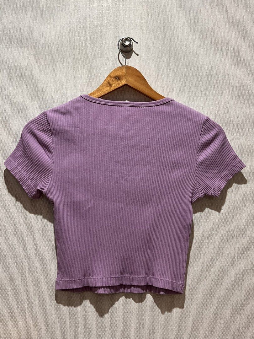 Uniqlo Purple Ribbed Roundeck Top (Category: Shirts) located in Manila. Submitted by preloved_items122 (Listing ID 1466027406, Image 2). Description: .