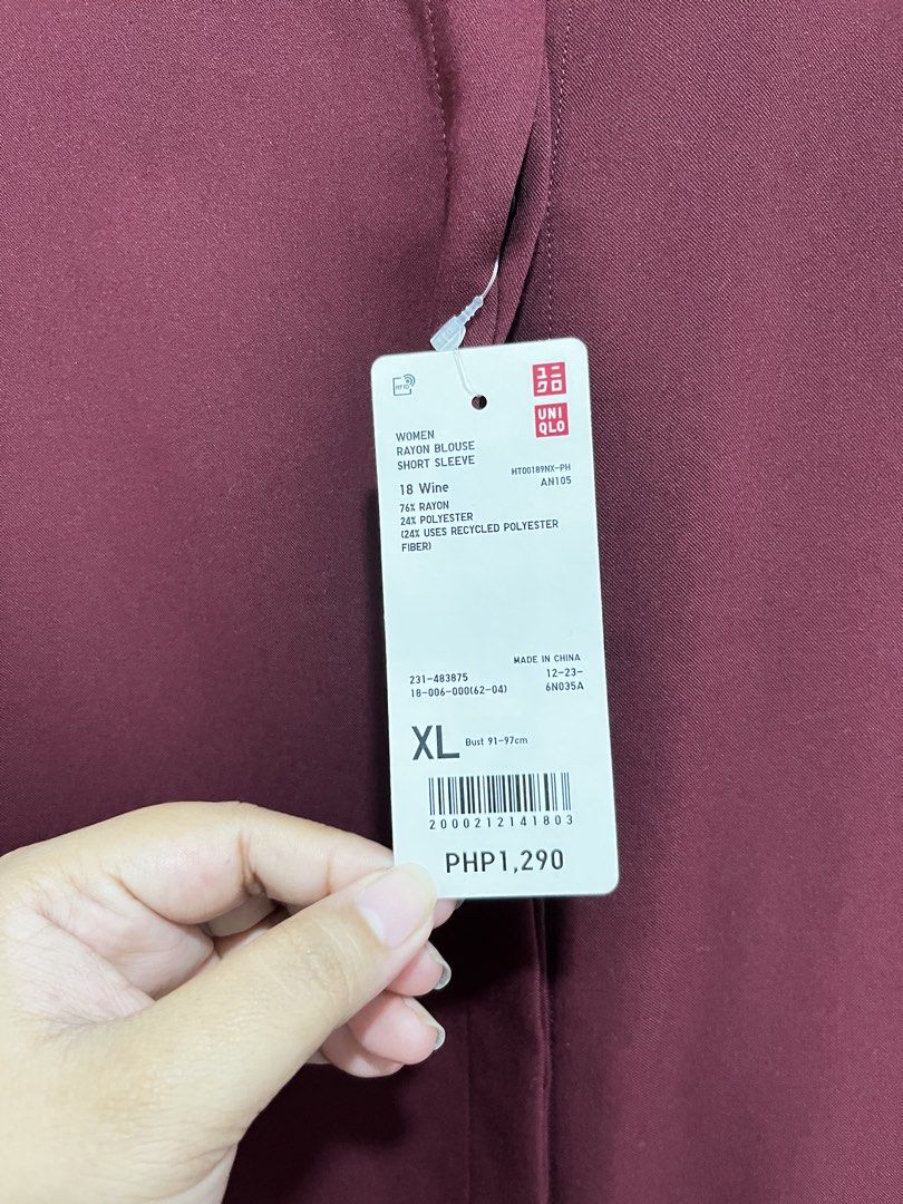 Uniqlo Rayon Blouse Short Sleeve (Category: Blouses) located in Manila. Submitted by just4saleph (Listing ID 1466114301, Image 2). Description: Brand new Uniqlo Rayon Blouse Short Sleeve In size XL Color Wine.