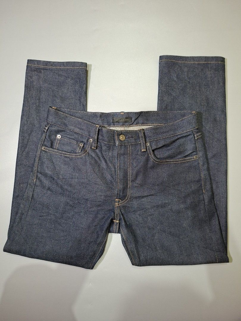 UNIQLO SELVEDGE JEANS (Category: Jeans) located in Dipolog. Submitted by elcatips420 (Listing ID 1466092807, Image 2). Description: UNIQLO SELVEDGE JEANS 31x38 NO ISSUE brand new condition.