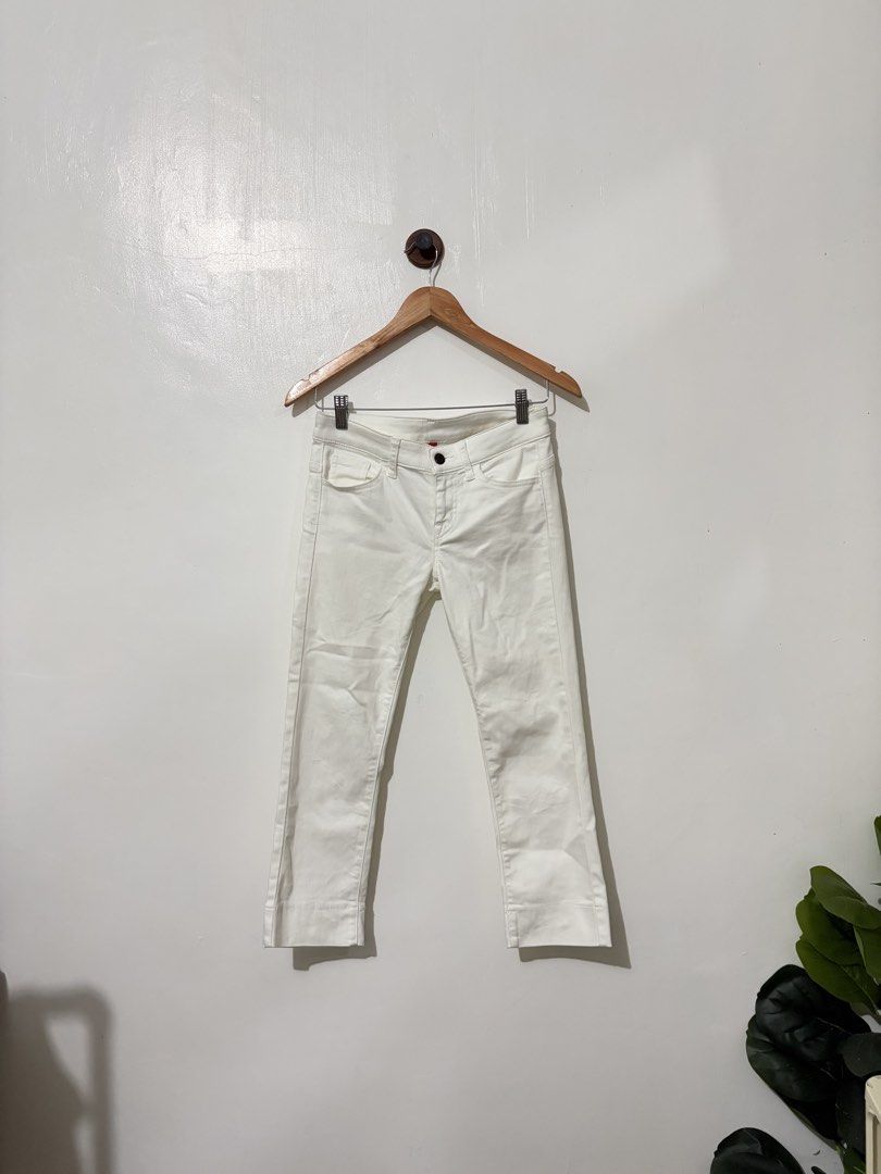 Uniqlo UJ low cut jeans (Category: Jeans) located in Makati City. Submitted by go_thrifty (Listing ID 1466104763, Image 2). Description: Uniqlo UJ low cut jeans 𝙎𝙞𝙯𝙚: 28, length 31 𝘾𝙤𝙣𝙙𝙞𝙩𝙞𝙤𝙣: Like new✨ 🏷️300 📍 𝙇𝙤𝙘𝙖𝙩𝙞𝙤𝙣: Quirino Province 🚛 𝘾𝙤𝙪𝙧𝙞𝙚𝙧: J&T Express / JRS Express 💳 𝙁𝙞𝙧𝙨𝙩 𝙩𝙤 𝙥𝙖𝙮, 𝙜𝙚𝙩𝙨 𝙩𝙝𝙚 𝙞𝙩𝙚𝙢 ⚠️ 𝙉𝙤 𝙍𝙚𝙩𝙪𝙧𝙣/𝙍𝙚𝙛𝙪𝙣𝙙 🚫 𝙉𝙊 𝙏𝙊 𝙄𝙍𝙍𝙀𝙎𝙋𝙊𝙉𝙎𝙄𝘽𝙇𝙀 𝘽𝙐𝙔𝙀𝙍/ 𝙅𝙊𝙔 