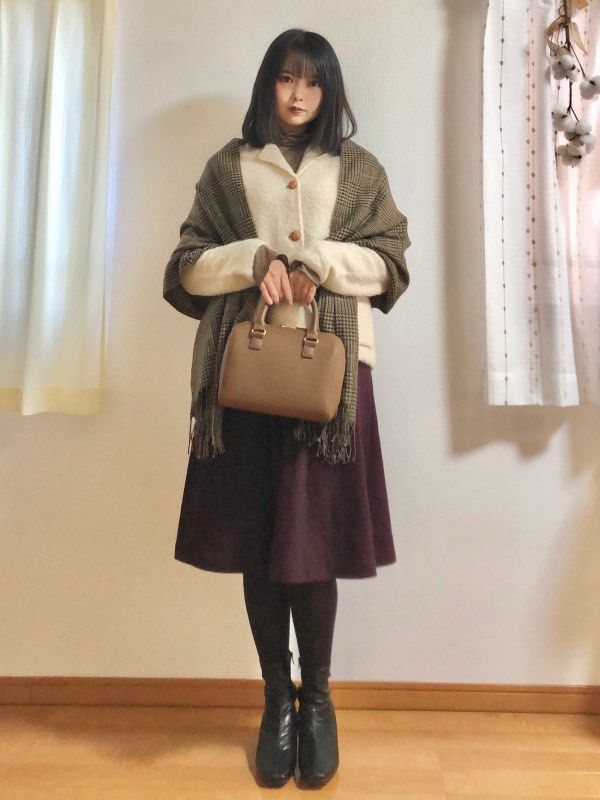 Uniqlo Wool Blend Flared Skirt (Category: Skirts) located in Makati City. Submitted by go_thrifty (Listing ID 1466152304, Image 1). Description: Uniqlo Wool Blend Flared Skirt 𝙎𝙞𝙯𝙚: Large 𝘾𝙤𝙣𝙙𝙞𝙩𝙞𝙤𝙣: Like new✨Navy with inner 🏷️380 📍 𝙇𝙤𝙘𝙖𝙩𝙞𝙤𝙣: Quirino Province 🚛 𝘾𝙤𝙪𝙧𝙞𝙚𝙧: J&T Express / JRS Express 💳 𝙁𝙞𝙧𝙨𝙩 𝙩𝙤 𝙥𝙖𝙮, 𝙜𝙚𝙩𝙨 𝙩𝙝𝙚 𝙞𝙩𝙚𝙢 ⚠️ 𝙉𝙤 𝙍𝙚𝙩𝙪𝙧𝙣/𝙍𝙚𝙛𝙪𝙣𝙙 🚫 𝙉𝙊 𝙏𝙊 𝙄𝙍𝙍𝙀𝙎𝙋𝙊𝙉𝙎𝙄𝘽𝙇