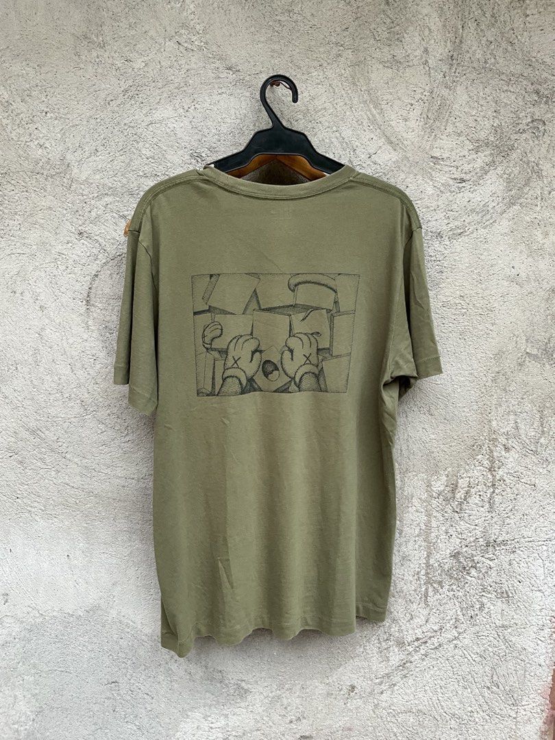 Uniqlo x kaws single stitch all over (Category: Tshirts & Polo Shirts ) located in Polangui. Submitted by thruftgineer (Listing ID 1466039518, Image 2). Description: vintage???w.
