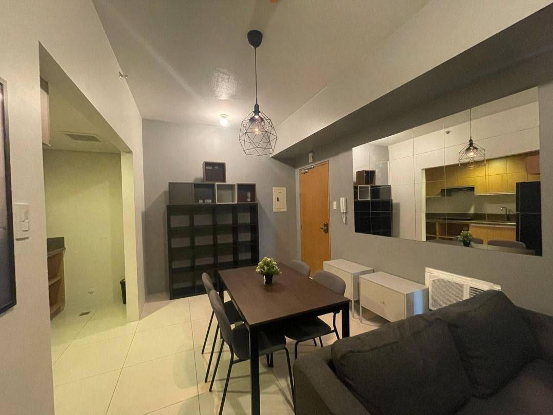 UNIT 29L TIME SQUARE WEST (Category: Apartments & Condos) located in Caloocan City. Submitted by epicshark.598380 (Listing ID 1466051154, Image 2). Description: 🏙️ FOR RENT: Fully Furnished 1BR Unit – Time Square West, BGC Enjoy comfortable city living in the heart of Bonifacio Global City, just steps away from Uptown Mall and other key establishments. 💰 Monthly Rent: ₱40,000/month 📐 Unit Size: 39 sqm 🛏️ Layout: 1-Bedroom 🛋️ Condition: Fully